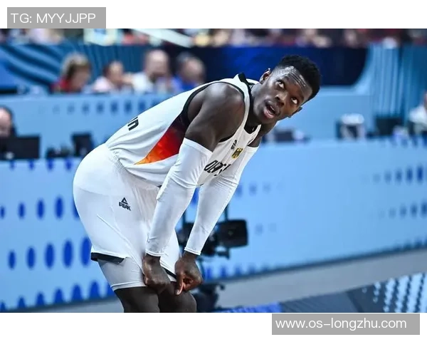 丹尼斯施罗德在NBA的崛起与挑战:从德国少年到篮球明星的奋斗历程 丹尼斯施罗德在NBA的崛起与挑战:从德国少年到篮球明星的奋斗历程